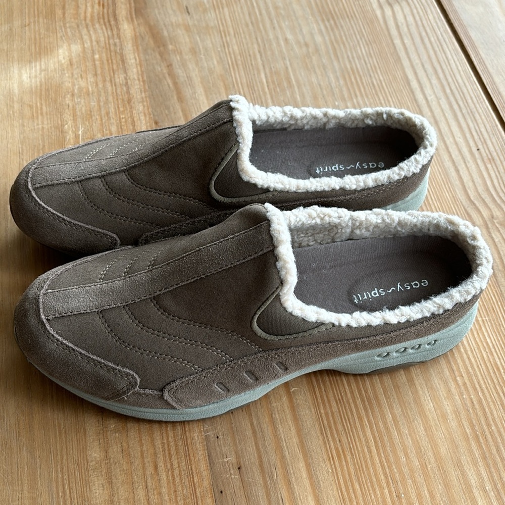 New in Box - Easy Spirit Men’s Travel Fuzz Clogs - Picture 3 of 13
